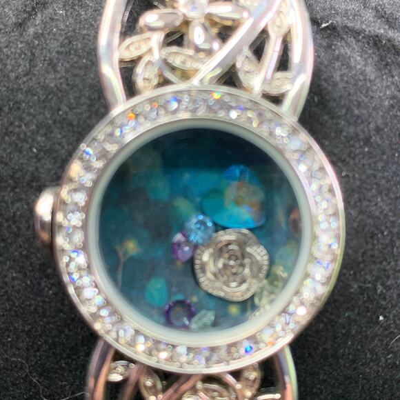 Nocturne Bloom– Upcycled Watch Bracelet with Silver Rose - Picture 3 of 8